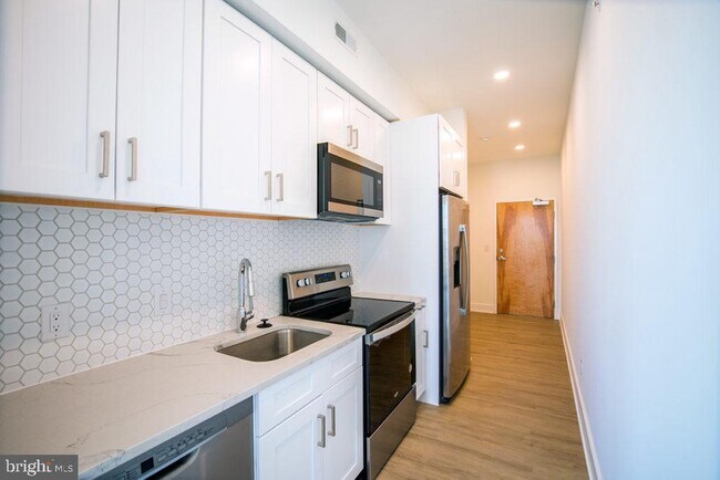 Foto del edificio - 1324 Frankford Ave