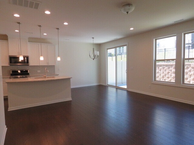 Building Photo - 114 White Crane Ct