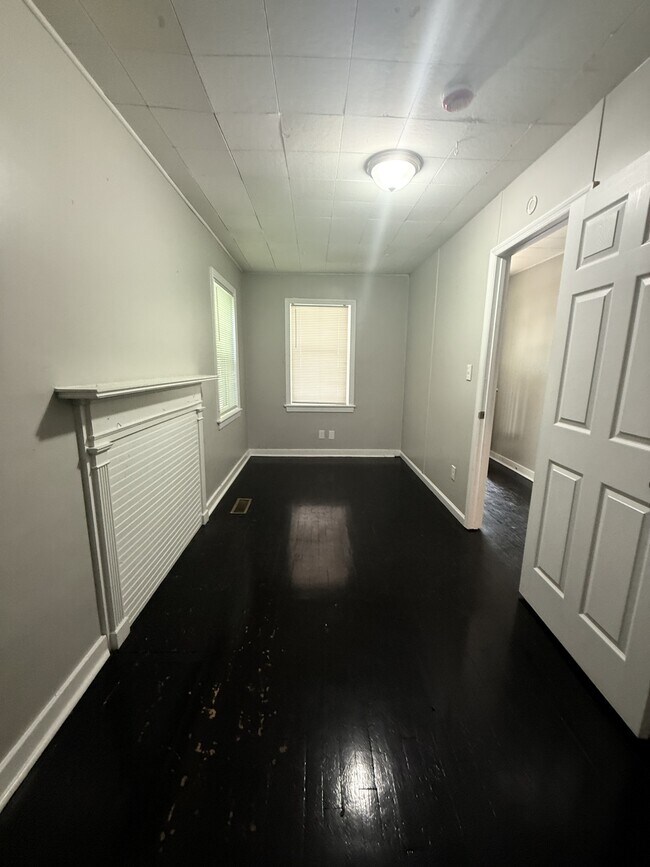 Foto del edificio - 332 Woodward Rd