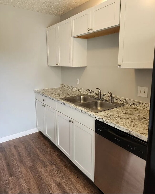 3392 Galleria Dr Unit 21, Fayetteville, NC 28303 Condo for Rent in Fayetteville, NC