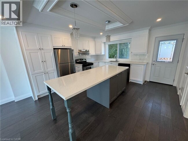 Building Photo - 1212 Guelph Line