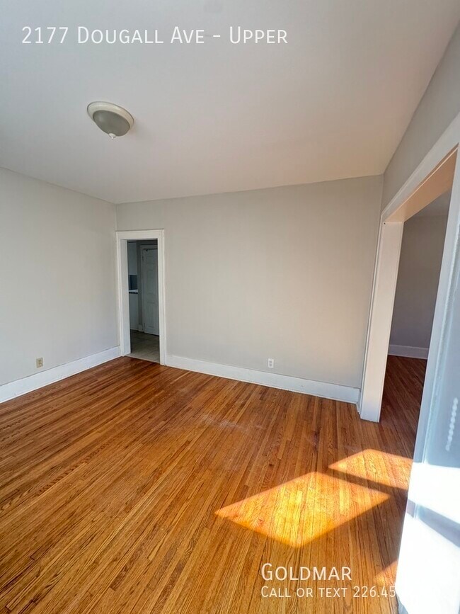 Photo du bâtiment - Cozy Upper Unit Now Available!!