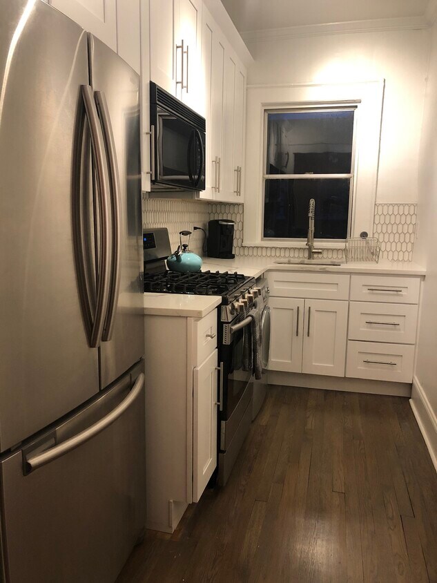 Kitchen - 856 Briarcliff Rd NE