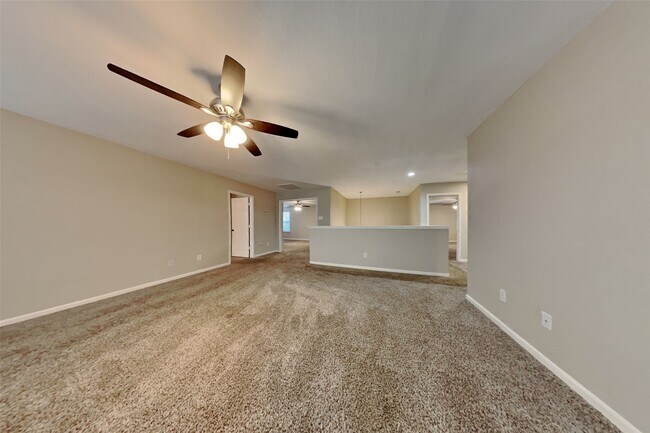 Building Photo - 21415 Flower Valley Cir