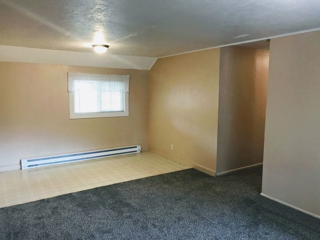 Building Photo - 3 br, 2 bath House - 1938 Chambers St