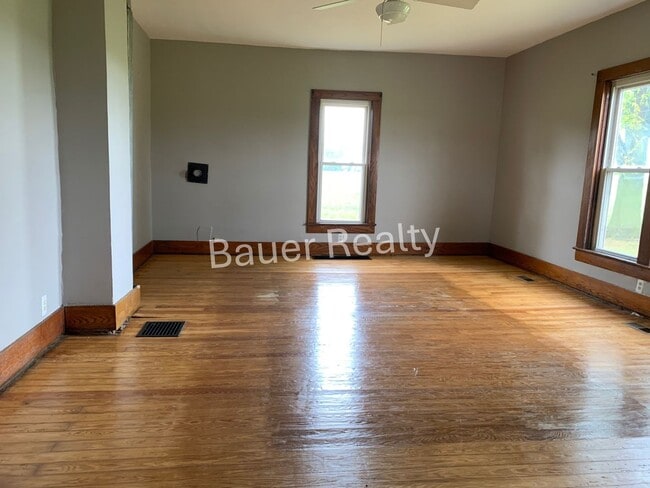 Building Photo - 1427 Township Rd 608