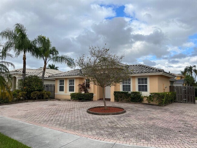 Building Photo - 9881 SW 166th Ct