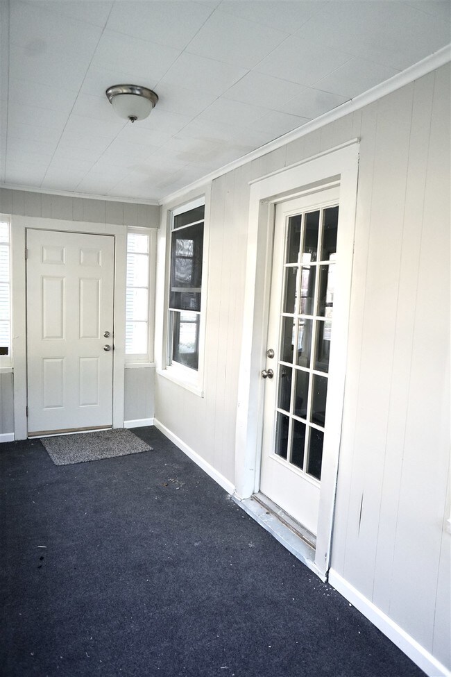 Building Photo - 3207 Dinnen Ave