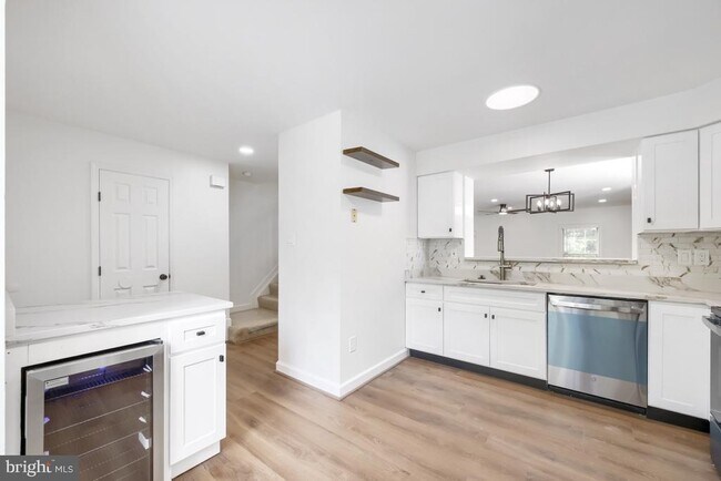 Building Photo - 8573 Black Star Cir