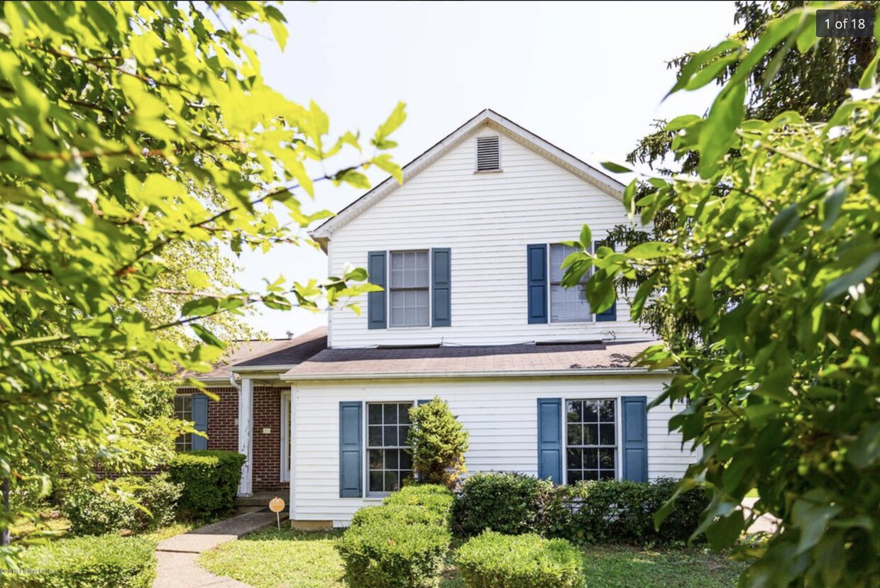 Primary Photo - 3900 Orchard Lake Dr