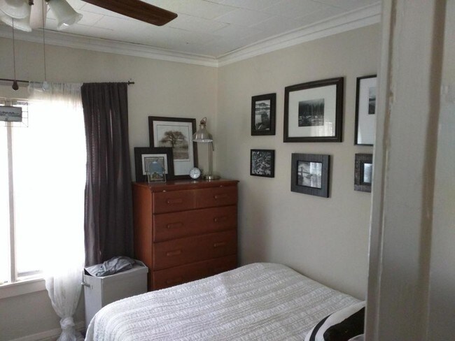 Building Photo - 1528 Laurel Avenue, Unit 3