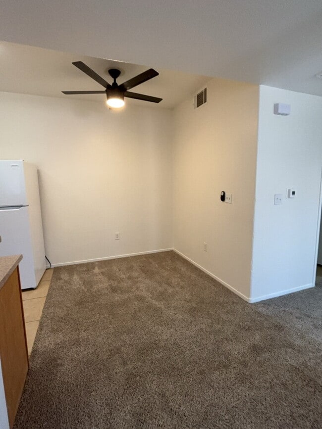 Building Photo - COZY 2 BEDROOM 2 FULL BATH CONDO LOCATED ON SECOND LEVEL