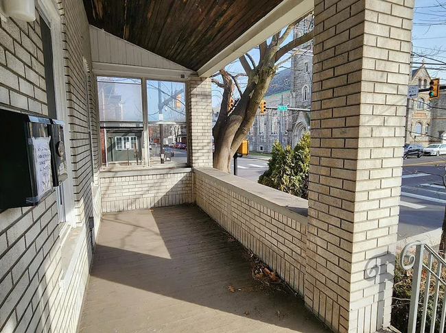 Building Photo - 1501 W Turner St