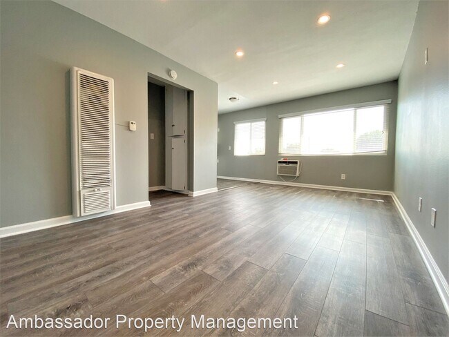 Building Photo - 511 La Cadena Way