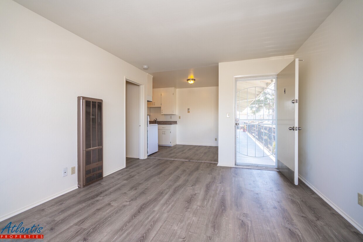 Foto principal - 694 Grand Coulee Ave