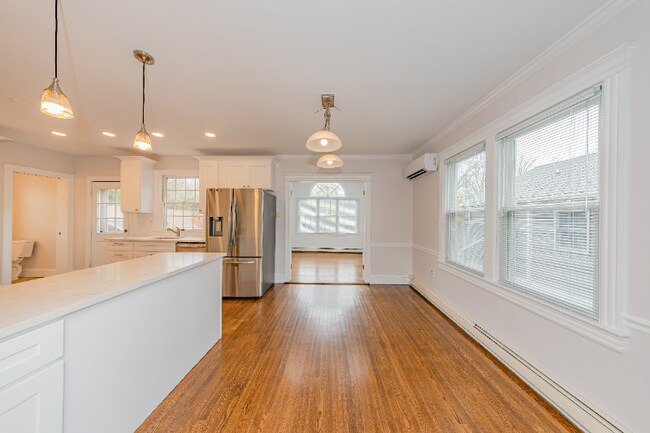 Foto del edificio - 228 N Sycamore St