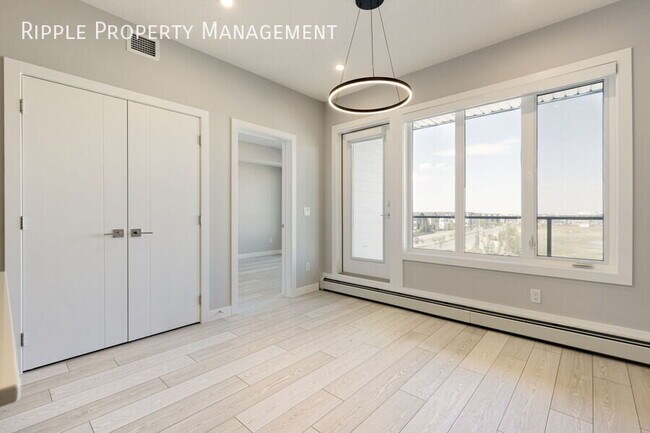 Photo du bâtiment - Modern 2 Beds, 2 Baths Apartment/Condo | 2 Pets Allowed. 20lbs Max