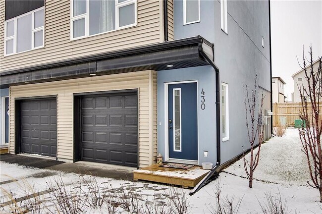 Photo du bâtiment - 430 Covecreek Cir NE