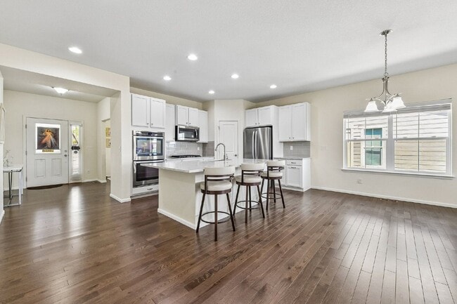 Foto del edificio - 7956 S Grand Baker Way