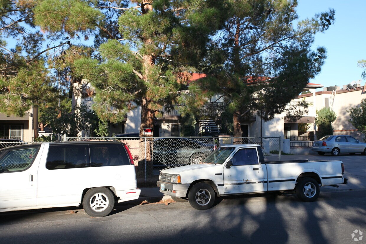 Building Photo - Sierra Baja