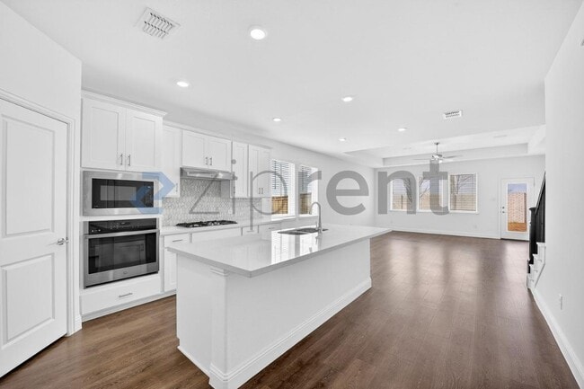 Foto del edificio - 14809 Bandana Rd