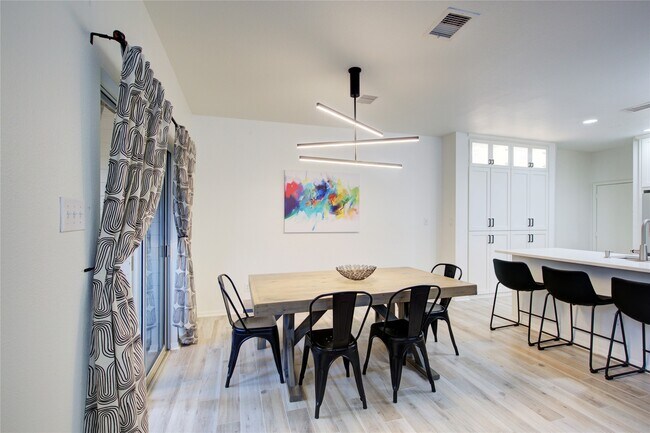 Foto del edificio - 76 Scarlet Woods Ct