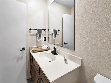 Foto del edificio - 1084 Sunmeadow Dr