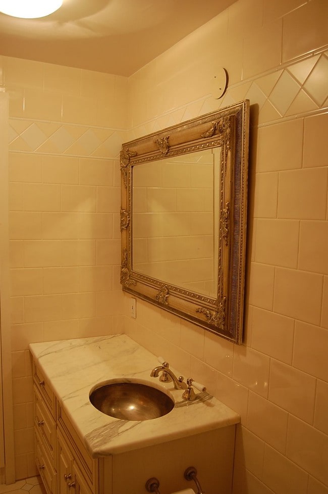  - 22 W 16th St