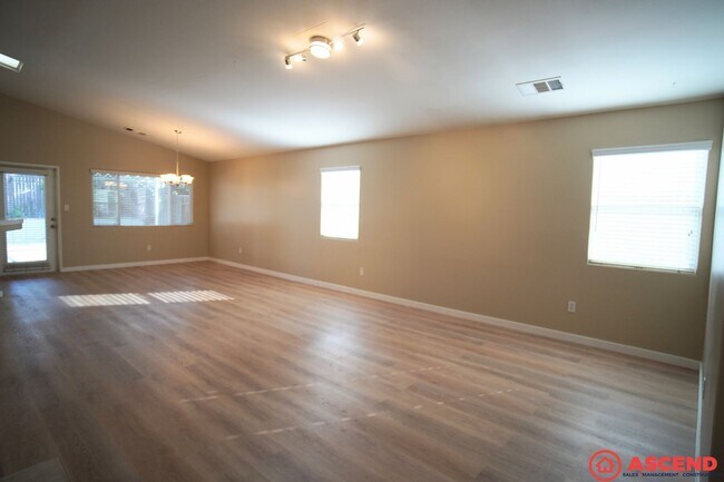 Foto del edificio - MOVE IN SPECIAL!!! $750 OFF FIRST MONTHS R...
