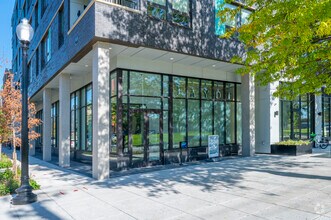 Building Photo - Jayde Parkside