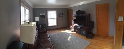 Building Photo - 4315 Cedar Ave S