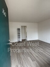 Building Photo - 1855 1/2-1063 Missouri St