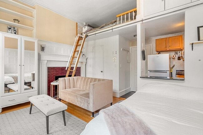 Building Photo - 425 Beacon St