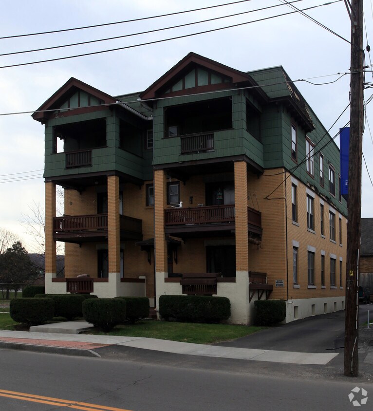 Primary Photo - 226 Court St