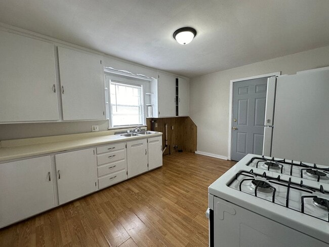 Building Photo - 207 K St