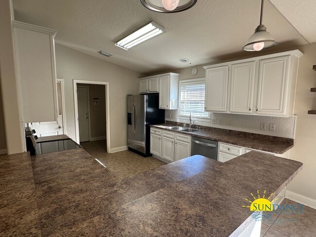 Foto del edificio - Lovely 3 Bedroom Home in Cottages at East River Subdivision!