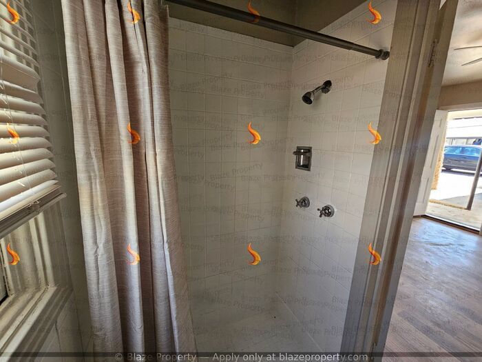 Foto del edificio - Move-In Ready! Renovated Efficiencies & 1-...