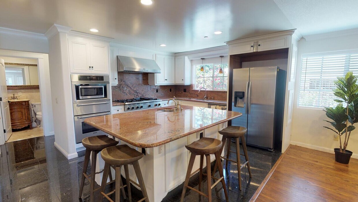 Room in 5 Bedroom Home at 3421 Bay Rd House Rental in Redwood City