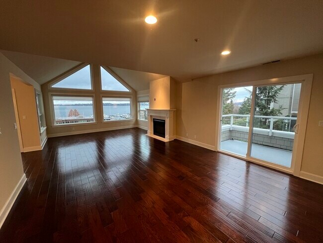 Building Photo - 5302 Lake Washington Blvd NE
