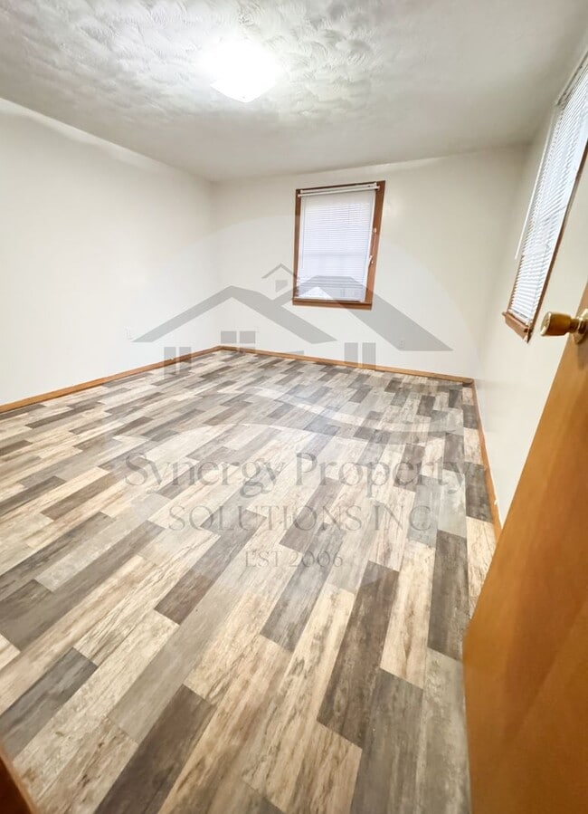 Building Photo - Ranch Home