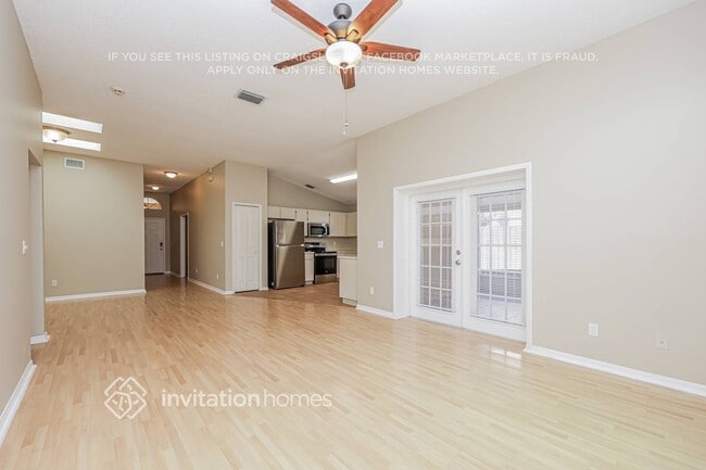 Foto del edificio - 1900 Woodcut Dr