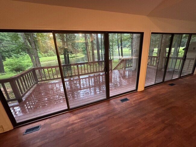 Foto del edificio - 3106 Three Bridges Rd