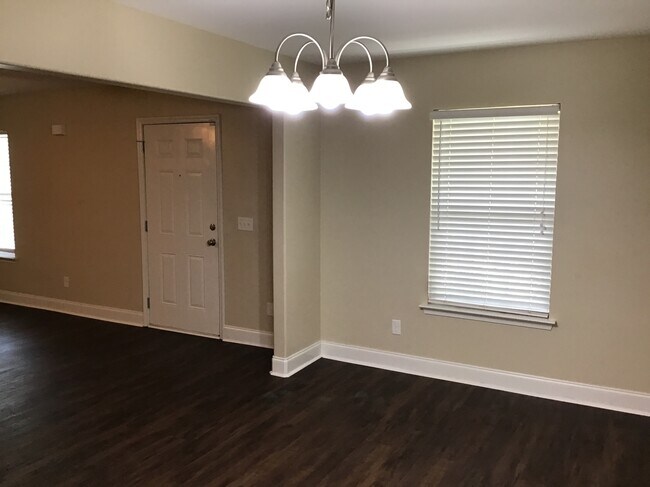 Foto del edificio - 130 Crossing Cir