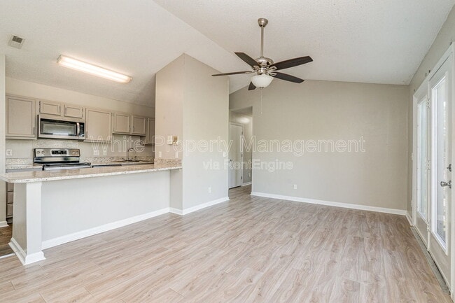 Foto del edificio - 6165 Meadow Rose Ln