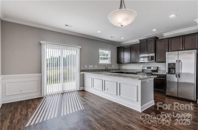 Foto del edificio - 363 Halton Crossing Dr SW