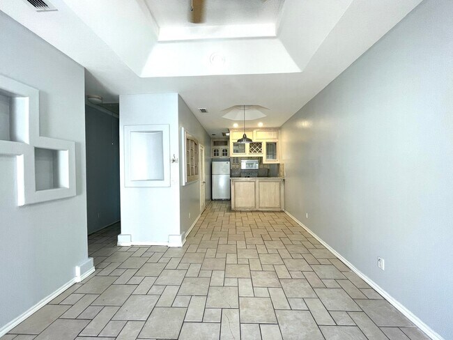 Building Photo - 602 Buena Vista Dr