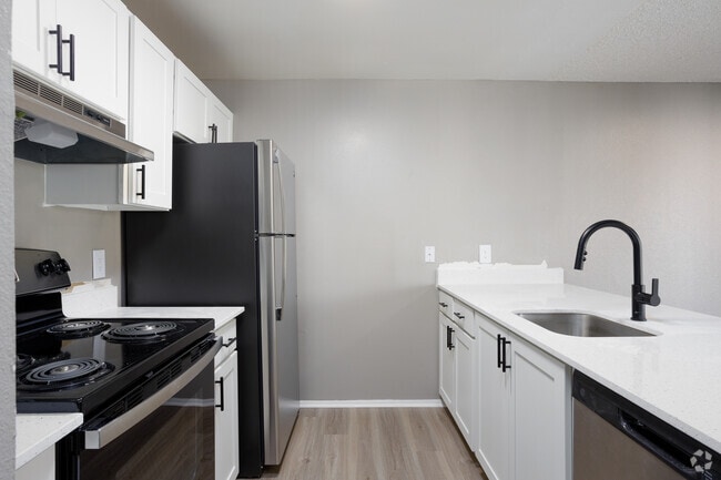 1BR, 1BA - 619SF - Topaz Cay
