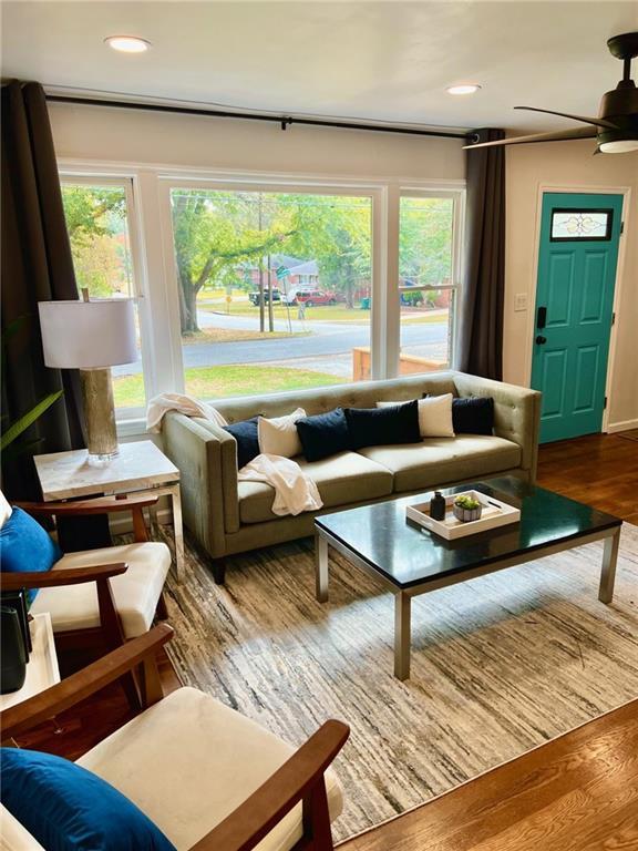 Building Photo - 695 Kennesaw Dr