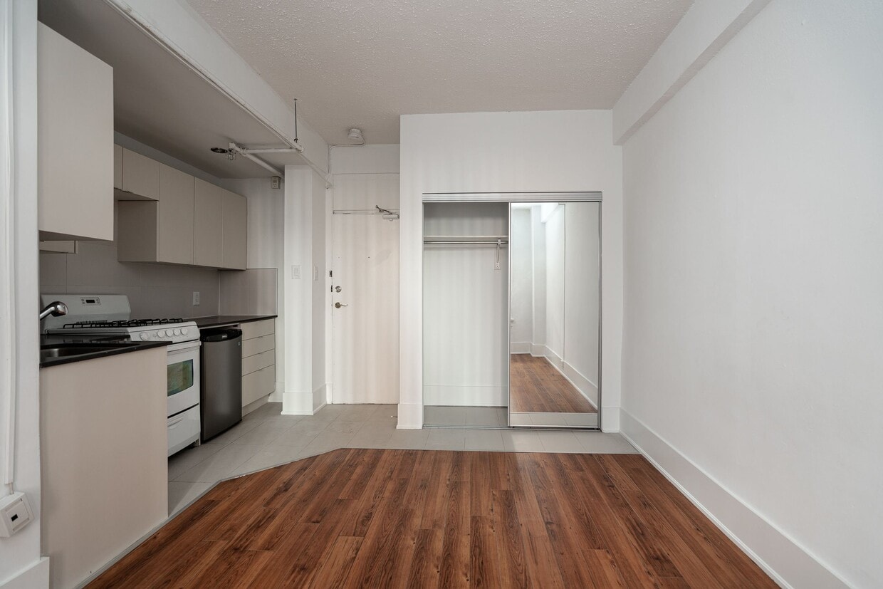 Photo principale - 160 Huron St