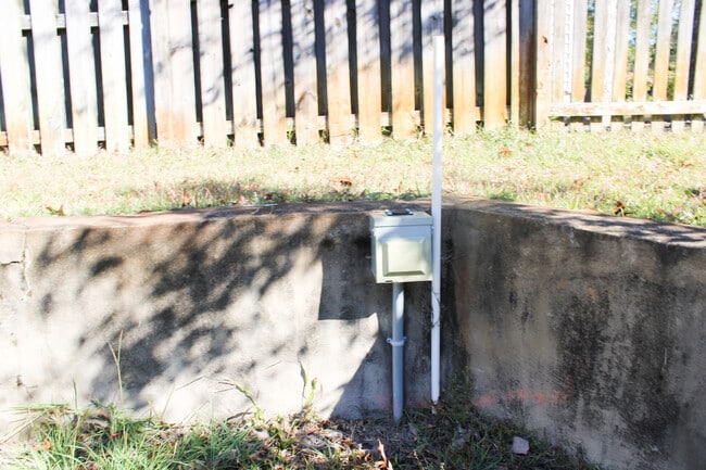 Foto del edificio - 1911 Gastonia Rd